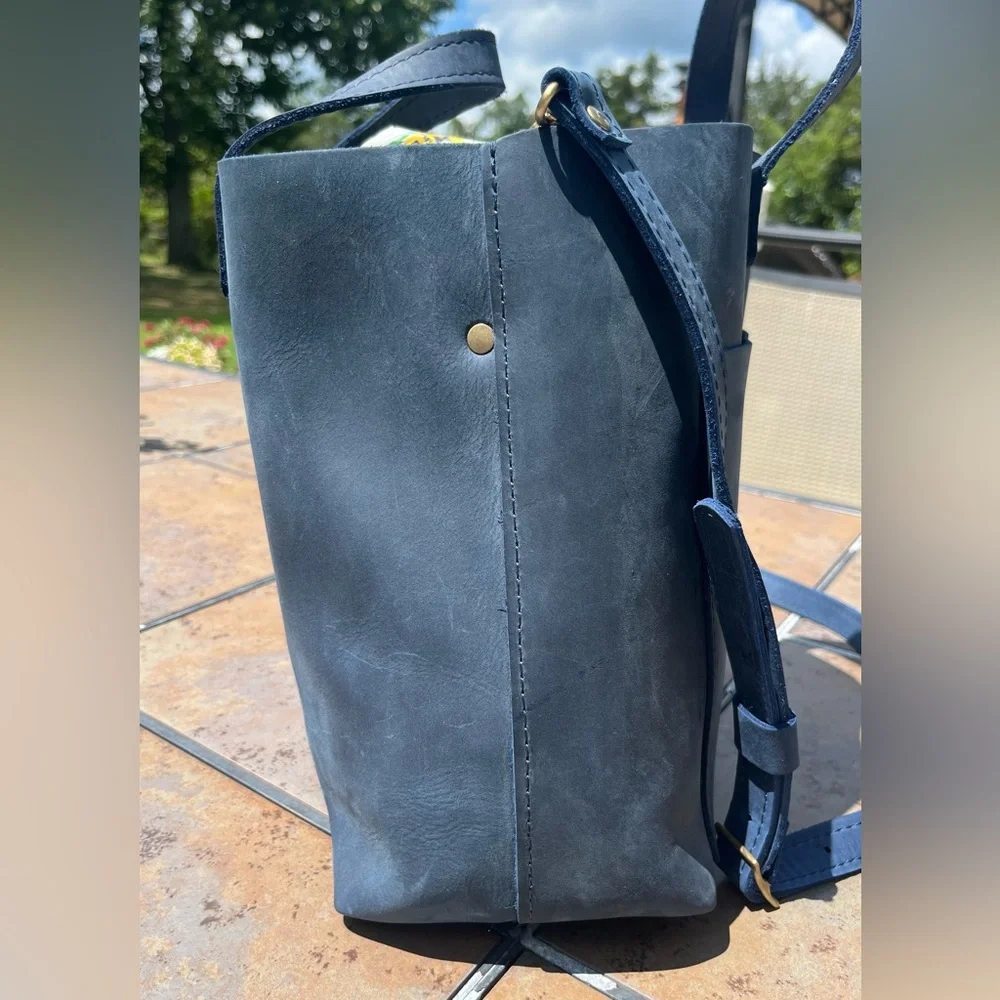 Portland Leather Deep Water Medium Classic Crossbody - Picture 4 of 8